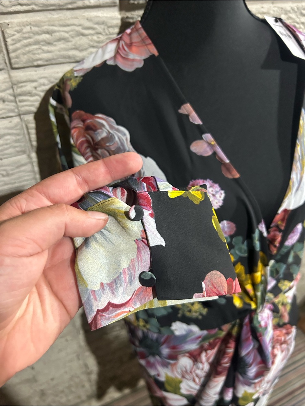 NWT Black Floral Tie-Waist Romper V-Neck Zipper Back Lined Size XL - Picture 3 of 16